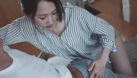 Xoạc cô gái ti hồng đẹp mê ly Kana Mito